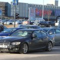 Kaune pėsčiųjų perėjoje naujutėlis BMW partrenkė ir sužalojo 12-metę dviratininkę