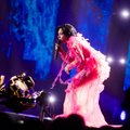 Nesusipratimas „M.A.M.A.“ apdovanojimų tiesioginės transliacijos metu: į sceną Monika Liu išėjo nespėjusi apsirengti suknelės