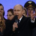 Prie Kremliaus – minios žmonių, pasirodė ir V. Putinas