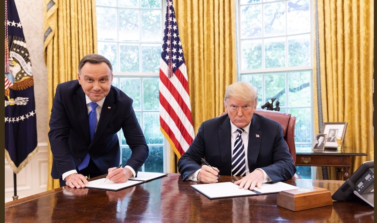 Andrzejus Duda Vašingtone susitiko su Donaldu Trumpu
