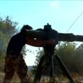 Nufilmuota, kaip Sirijos sukilėliai numušė Rusijos sraigtasparnį