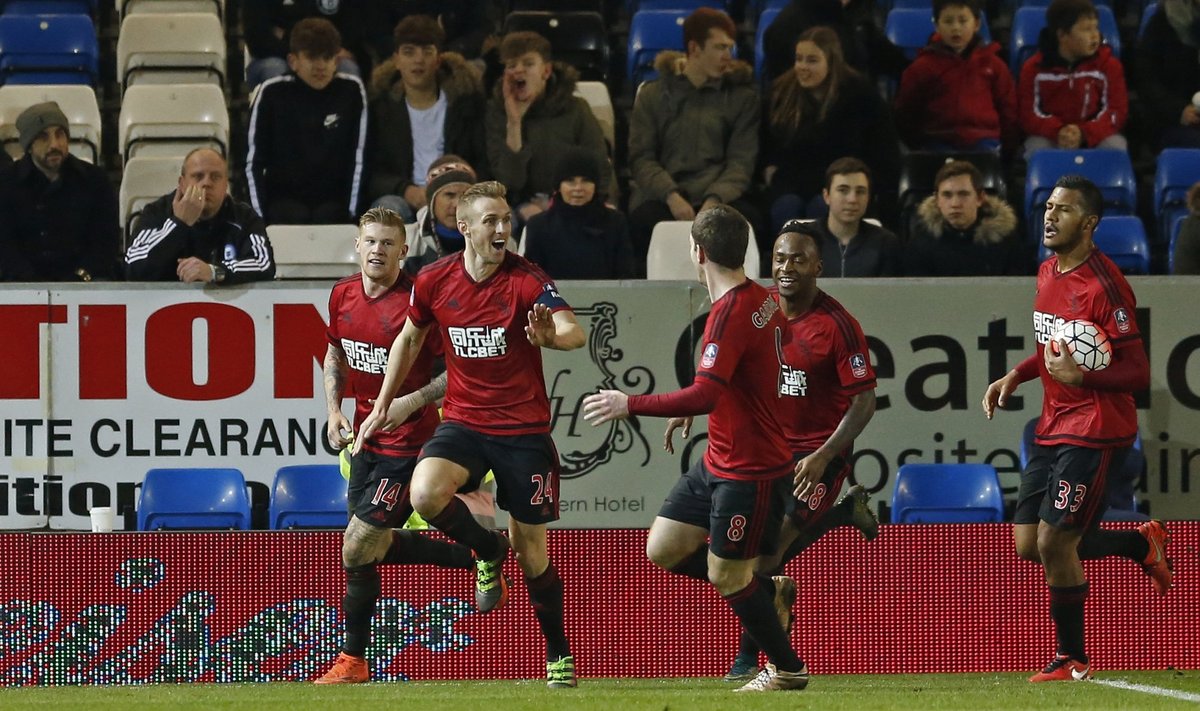 Darrenas Fletcheris ir "West Bromwich" futbolininkai