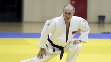 Международная федерация дзюдо приостановила статус Путина как почетного президента