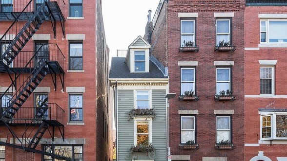 Kvapą gniaužia ne tik siauriausio Bostono namo architektūra: jo pastatymo istorijos viena už kitą įdomesnės