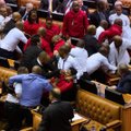 Pietų Afrikos parlamente kilo peštynės
