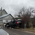 Mirtina avarija Ukmergėje – mieste apvirto automobilis, žuvo vairuotoja