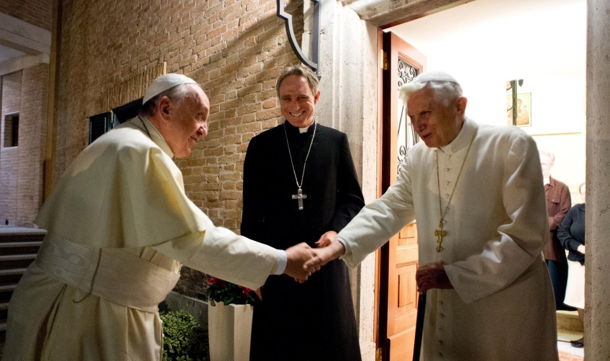 Popiežius Pranciškus, buvęs popiežius Benediktas XVI