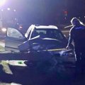 Panevėžyje „prisiskraidė“ girtas BMW vairuotojas – taranavo elektros stulpą ir jį nulaužė
