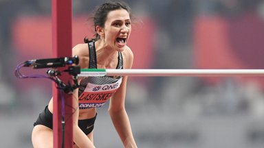 ФОТО: россиянка Мария Ласицкене стала первой в истории трехкратной чемпионкой мира по прыжкам в высоту