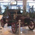 Šimtametis „Cadillac model C“  senovinių automobilių parodos Vilniuje puošmena
