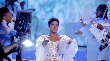 Dainininkei Toni Braxton buvo liepta slėpti savo ligą: vadyba aiškino, kad žmones gąsdina ligotos įžymybės