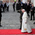 Maldininkų prašoma nevykti popiežiaus pasitikti į oro uostą, keliautojų – planuoti laiką