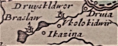 1697 m. Paryžiuje išleistame Lenkijos ir Lietuvos bendros valstybės žemėlapyje Braslavas pažymėtas pilimi esančia tarp dviejų ežerų, kuriuos jungia upė. Kartografija tuomet nebuvo itin tiksli, bet ji atspindi tuometinį Braslavo padėties įsivaizdavimą, kuris perimtas iš dar ankstesnių laikų. O tai svarbu tiriant mentalinius žemėlapius praeityje
