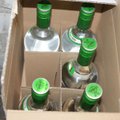 Vilnietis pareigūnams teigė „ruošęsis šventėms“: pas jį rasti 2123 buteliai degtinės