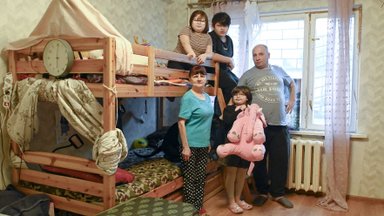Išgyvenęs pragarą rusų nelaisvėje trijų vaikų tėtis Jevgenijus šiandien gyvenimą kuria Rygoje: į Mariupolį grįšime, kai jis vėl bus Ukrainos 