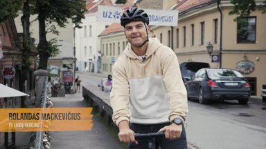 Rolandas Mackevičius elektriniu paspirtuku keliavo po Vilniaus senamiestį: nuo šiol pavydi visiems, turintiems šią transporto priemonę