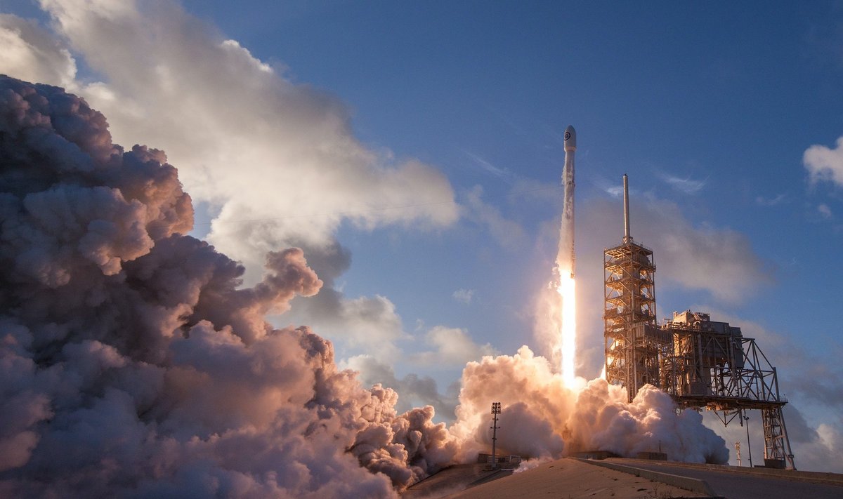 SpaceX iškėlė tris NanoAvionics palydovus