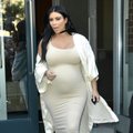 K.Kardashian gimdymo detalės – nuo prabanga tviskančios palatos iki kūdikio vardo