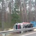 Avarijos padariniai: kas liko iš prie Druskininkų nuo kelio nuriedėjusio sunkvežimio