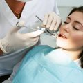 Ortodontė griauna mitus, jog dantų tiesinimas – tik vaikams