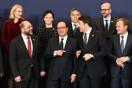 Francois Hollande'as centre, Europos Vadovų Tarybos viršūnių susitikime