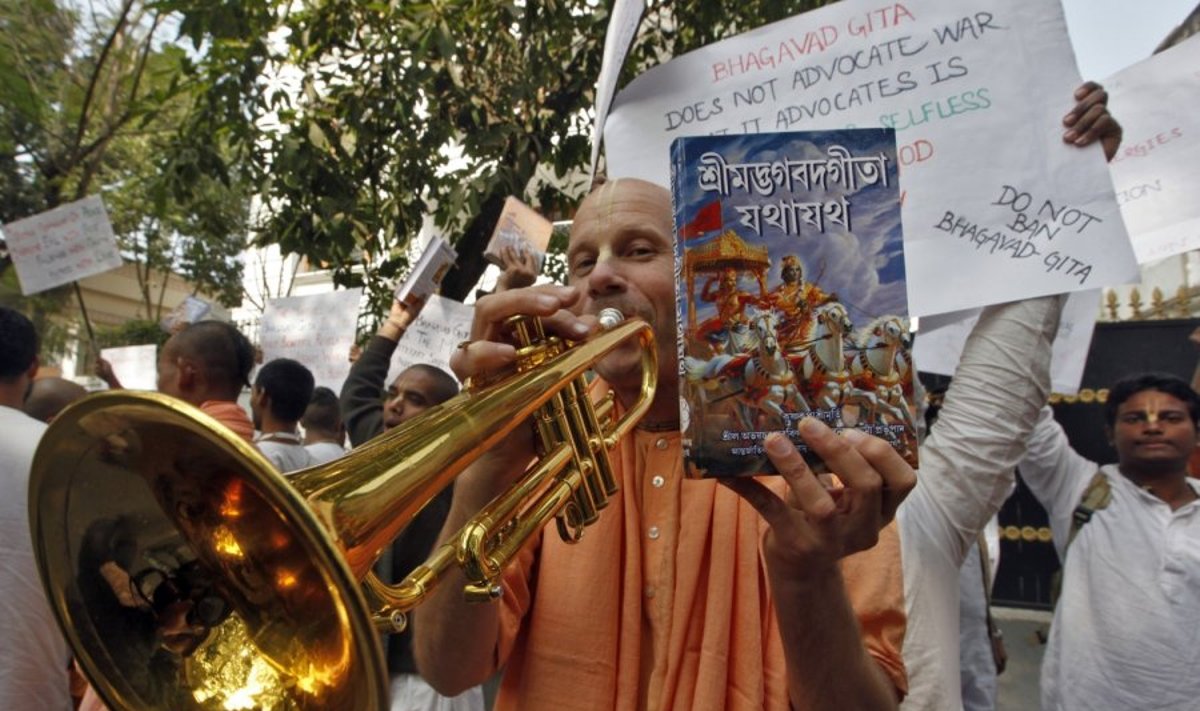 Indija absurdu vadina bandymą uždrausti Rusijoje "Bhagavadgytą"