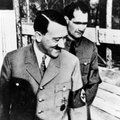 Kaip nacis Nr. 2 tapo kaliniu Nr. 7: Hitlerio parankinio, kurį apkaltino pasimaišiusiu protu, istorija