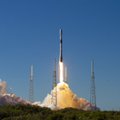 JAV milijardierius užsakė dar tris ambicingus skrydžius „SpaceX“ raketomis