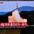Šiaurės Korėja paleido daugiau kaip 10 raketų, viena jų nukrito netoli Pietų Korėjos