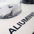 JAV paskelbė apie naujus baudžiamuosius muitus aliuminio lakštų importui iš 18 šalių