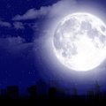 Pilnaties mitai: ar tikrai šviečiant mėnuliui padaugėja avarijų ir paūmėja ligos?