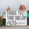 Trakų gyventojai protestavo prieš automobilius miesto centre: vieni palaikė, kiti prie smilkinio sukiojo pirštą