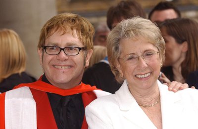 Eltonas Johnas su motina / Foto: London Features International