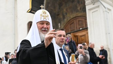Rusijos stačiatikių bažnyčia nušalino Navalno atminimo ceremonijai vadovavusį dvasininką