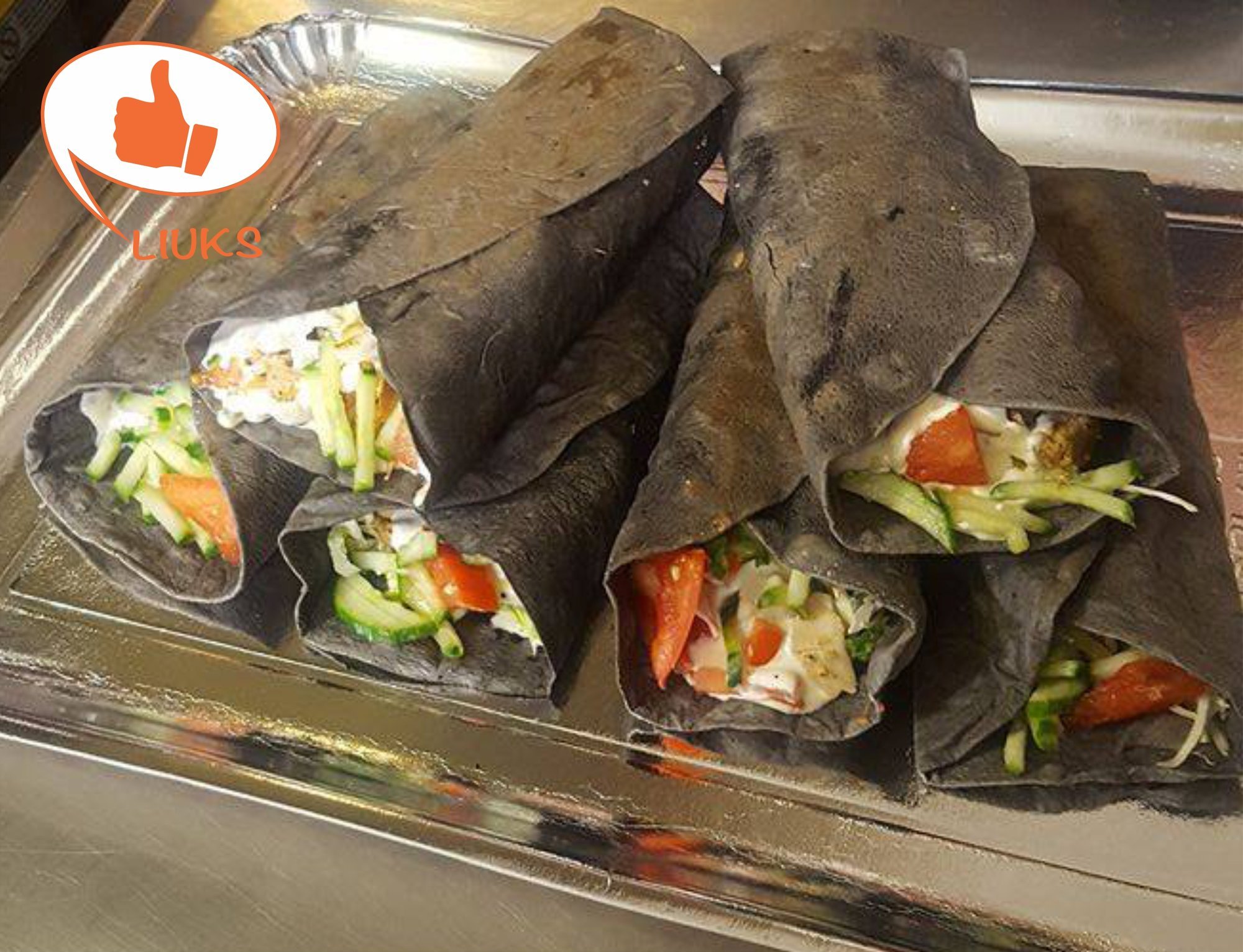 Kauniečių idėja sprogdina feisbuką – pasiūlė išskirtinius kebabus - Delfi