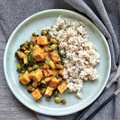 Tofu karis: sotus, maistingas ir jaukiai šildantis patiekalas