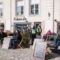 Estijoje nuo pirmadienio veiklą galės atnaujinti teatrai ir restoranai