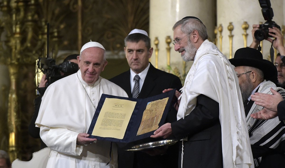 Pope Francis' visit to the Great Synagogue of Rome