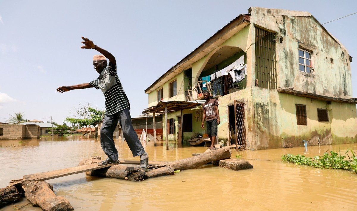 Potvynis Nigerijoje pasiglemžė apie 100 gyvynių