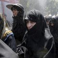 Dešimtys tūkstančių žmonių dalyvavo teroro aukų laidotuvėse Teherane