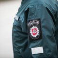 Kauno rajone moteris peiliu sužalojo policijos pareigūną
