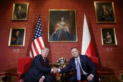 D. Trumpas Varšuvoje susitinka su A. Duda