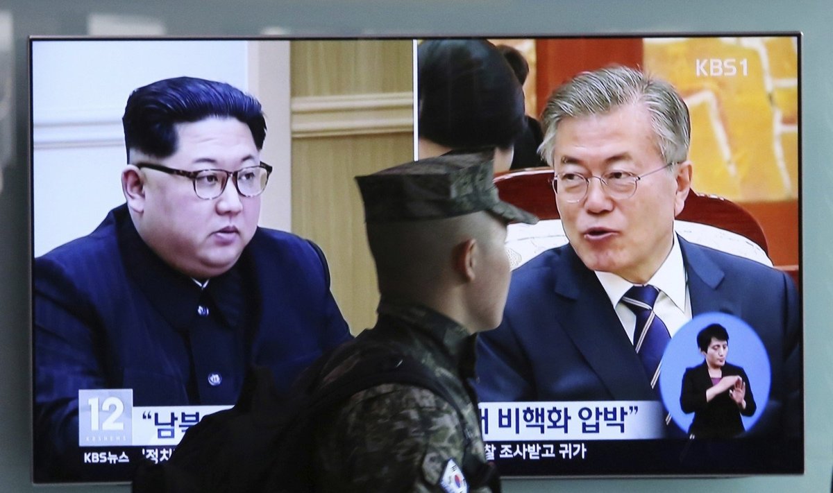 Kim Jong Unas, Moon Jae-in
