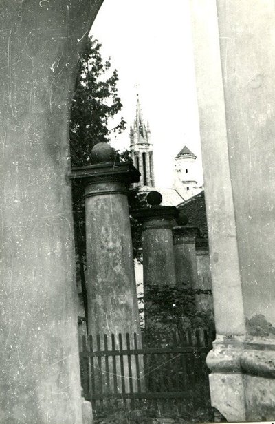 Kolonos, laikiusios procesijų galeriją, po 1912 m. rekonstrukcijos