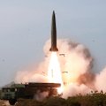 Šiaurės Korėja grasina paleisti dar daugiau raketų po jau keturių bandymų per 12 dienų