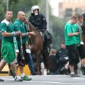 Lenkijos futbolo sirgalius ispanų policininkai „pavaišino“ guminėmis lazdomis
