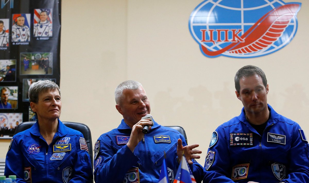 Thomas Pesquet, Peggy Whitson ir Olegas Novickis pakils iš Baikonūro kosmodromo Kazachstane