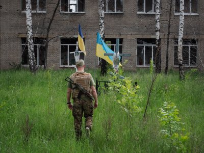 Ukrainos karys netoli fronto linijos su apsišaukėliška Donecko liaudies respublika