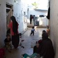 Žiniasklaida: tūkstančiai žmonių grįžta į vyriausybės užimtus Sirijos šiaurės vakarus