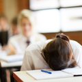 Skelbia miego trūkumo krizę: štai kas nutiko, kai viena mokykla leido mokiniams į pamokas ateiti valandą vėliau